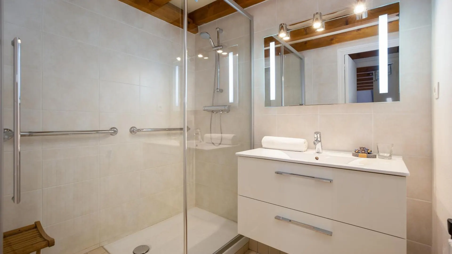 Residence Androsace 53 - Happy Rentals Chamonix Apartment